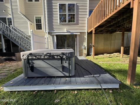 65 Woodside Drive Albany NY 12208