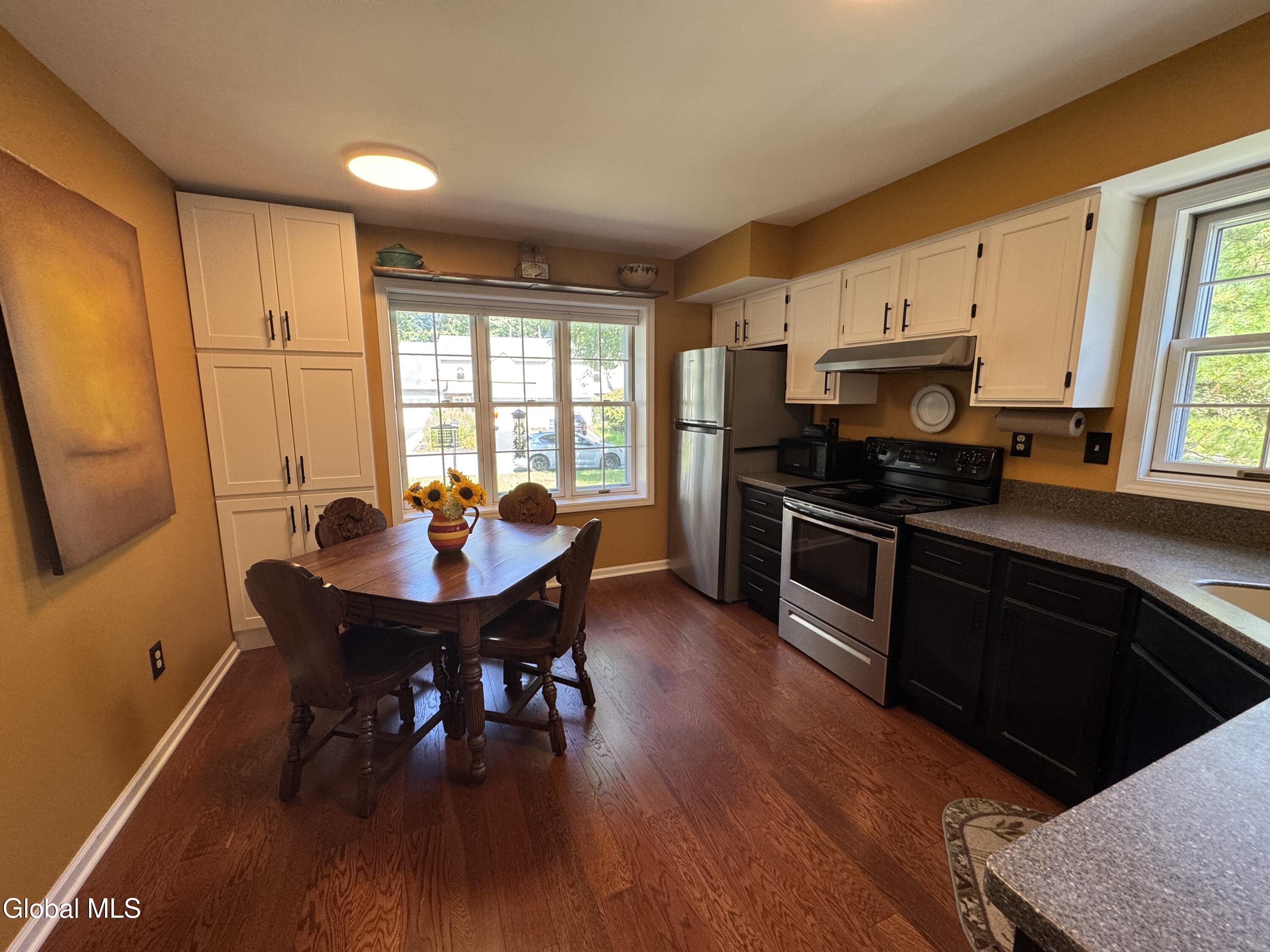 65 Woodside Drive Albany NY 12208