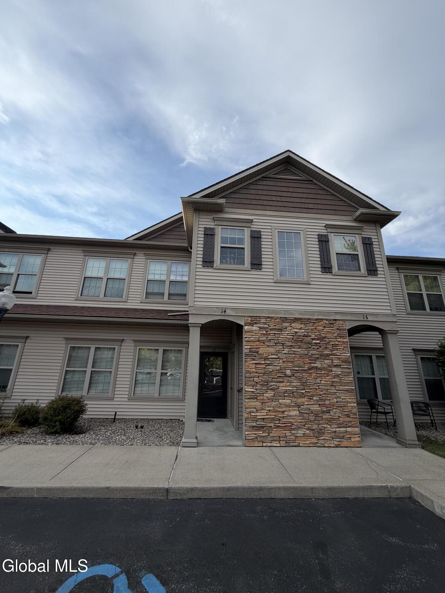 73 Saratoga Road Schenectady NY 12302