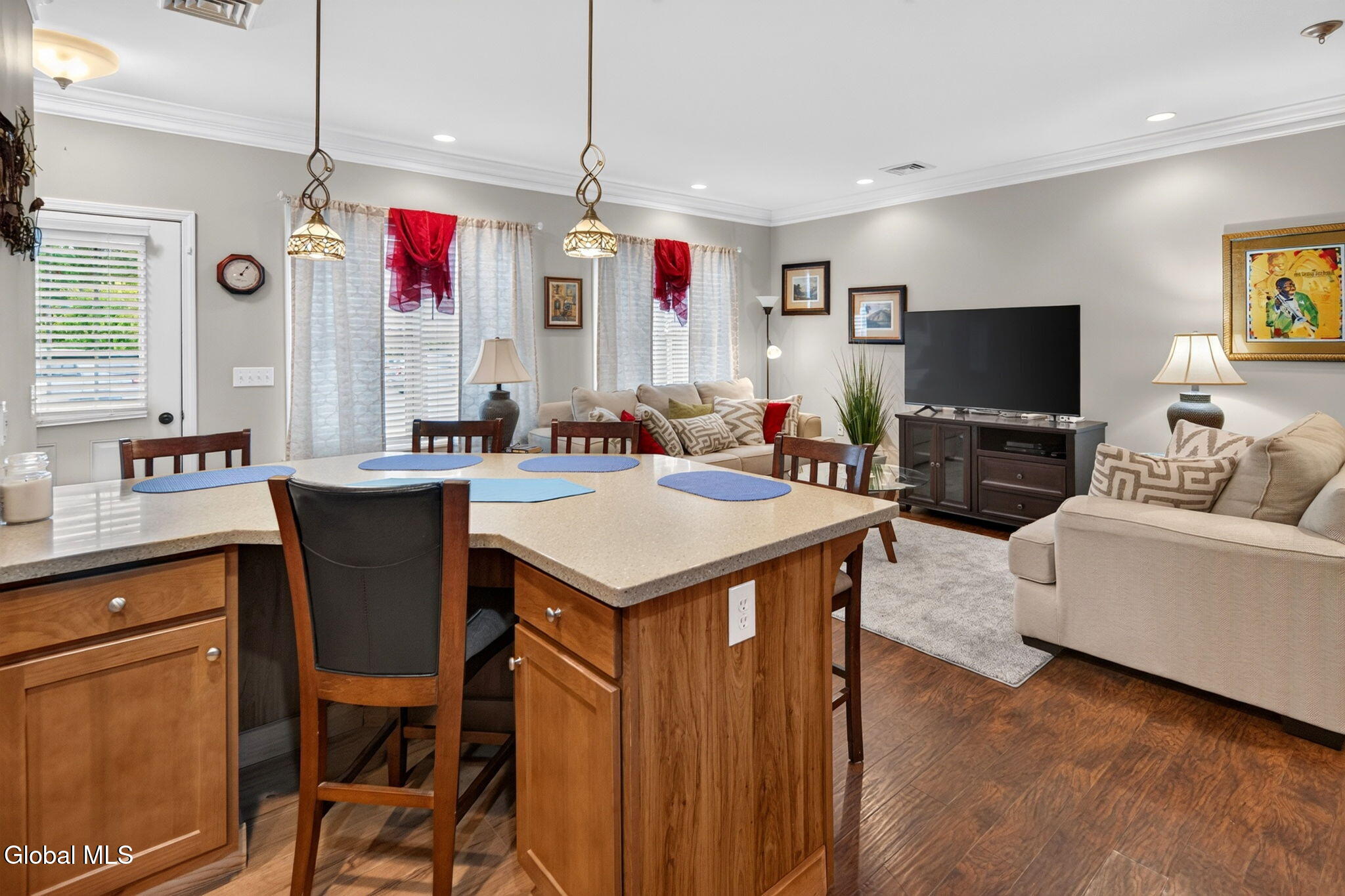 73 Saratoga Road Schenectady NY 12302