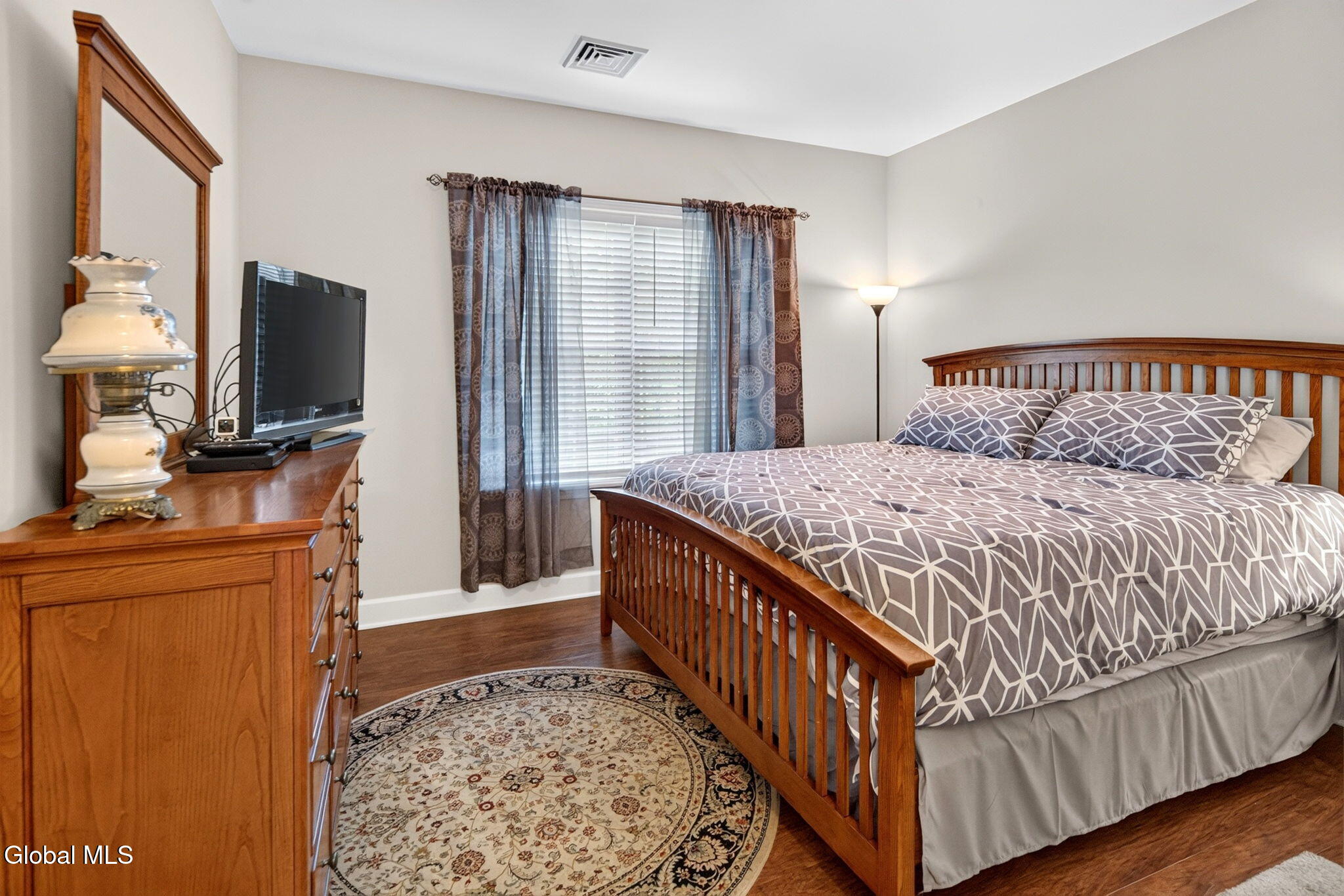 73 Saratoga Road Schenectady NY 12302