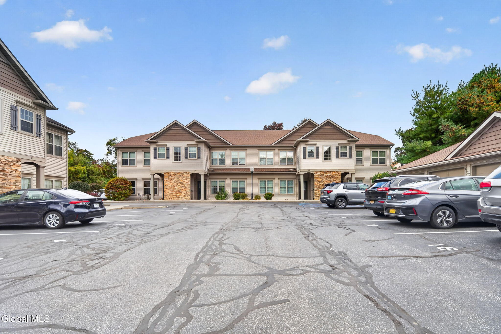 73 Saratoga Road Schenectady NY 12302
