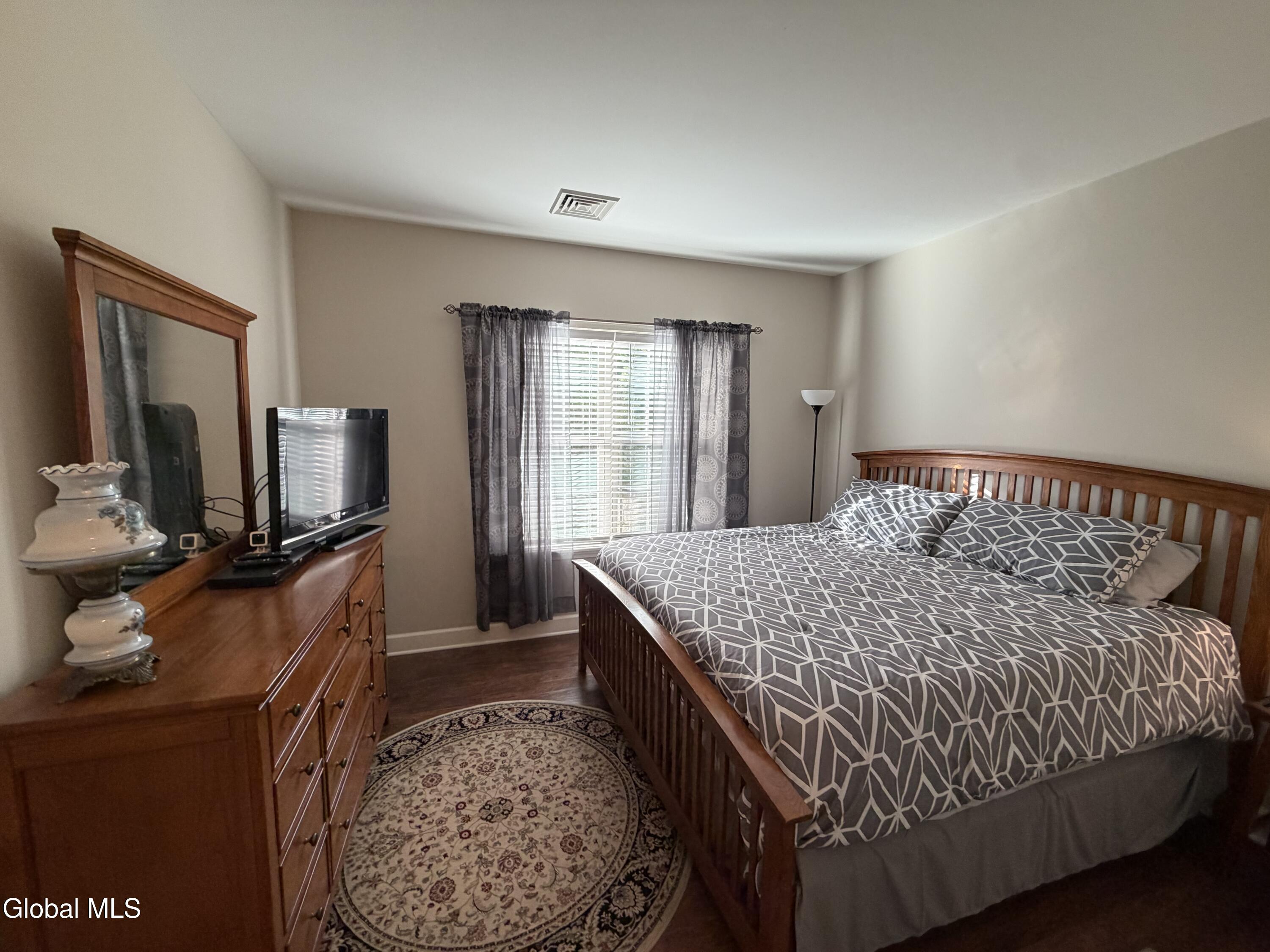 73 Saratoga Road Schenectady NY 12302