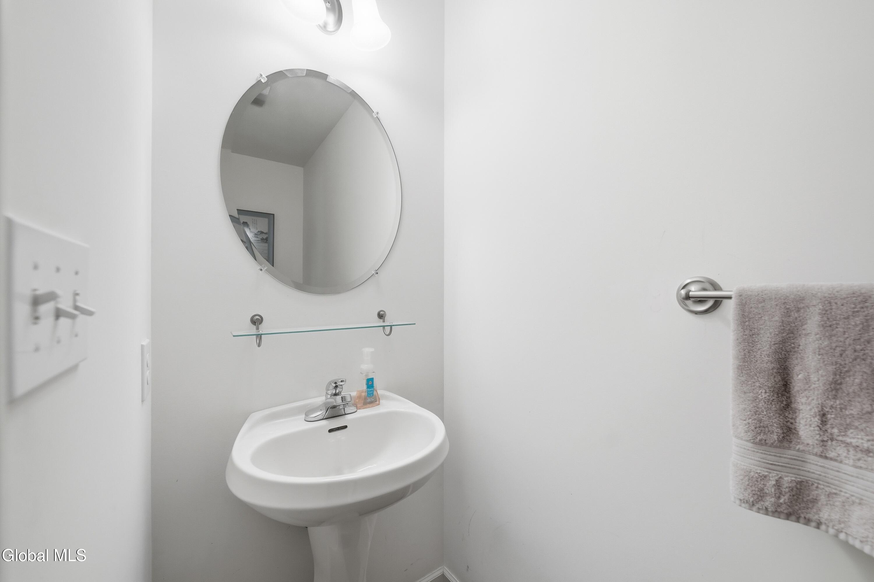 6 Patroon Pointe Drive Rensselaer NY 12144