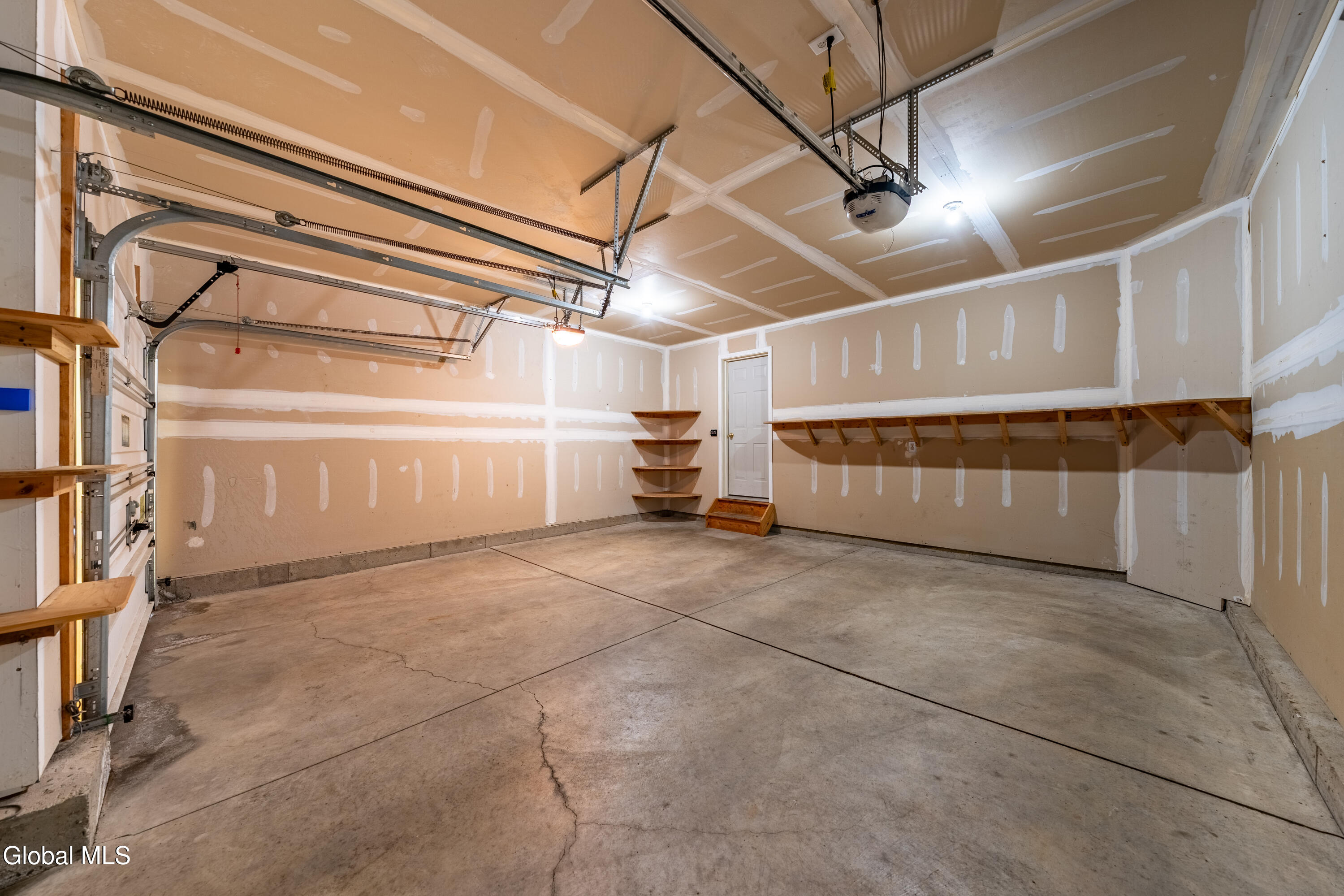 6 Patroon Pointe Drive Rensselaer NY 12144