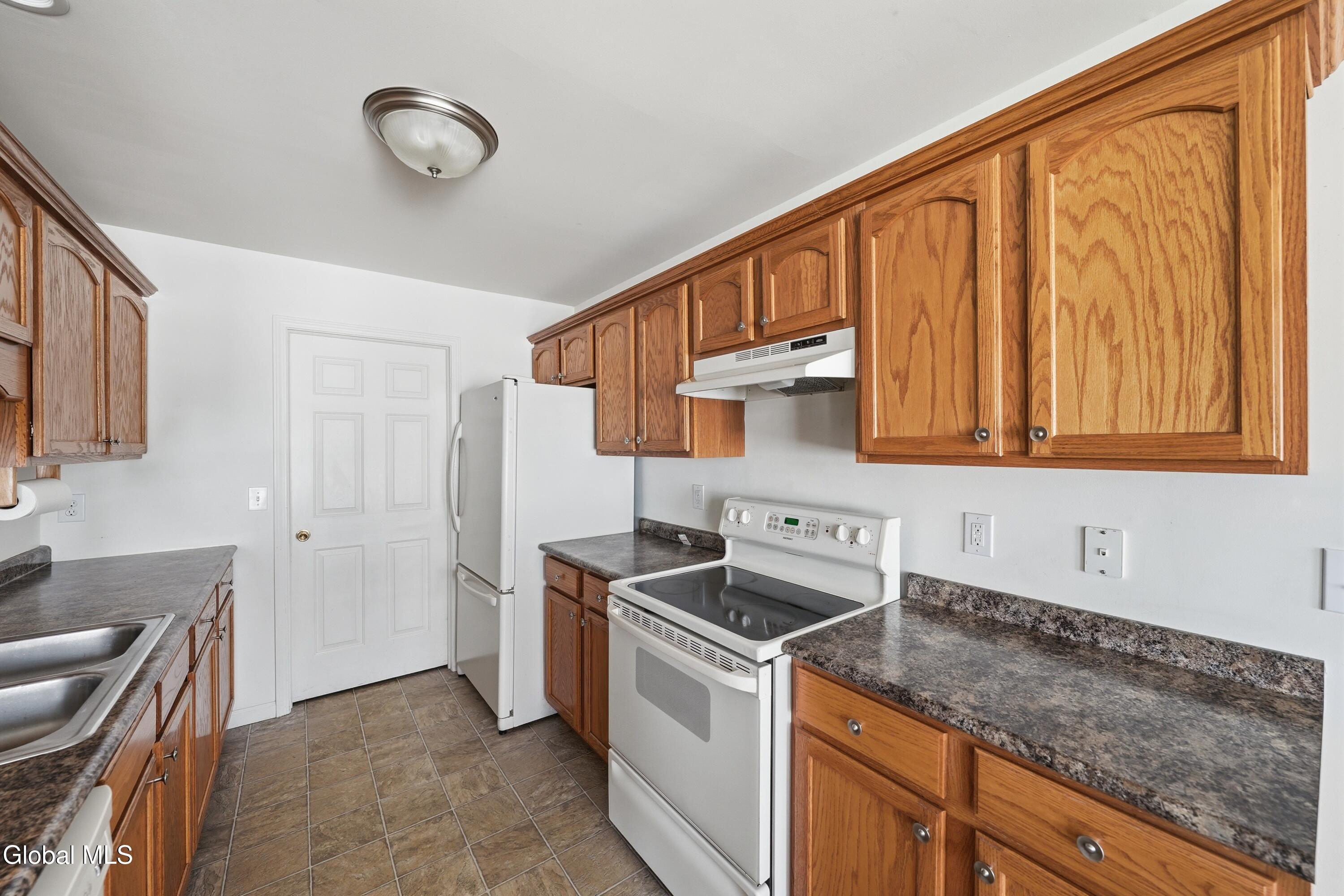 6 Patroon Pointe Drive Rensselaer NY 12144