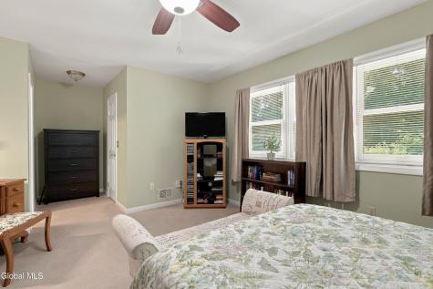 49 Brenden Court Clifton Park NY 12065