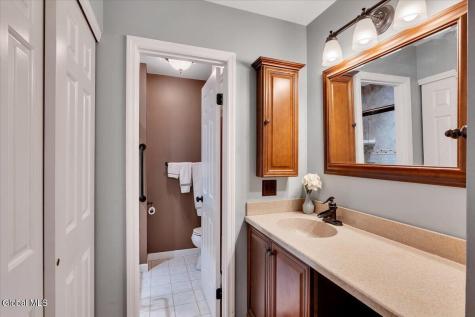 11 Greystone Drive Voorheesville NY 12186