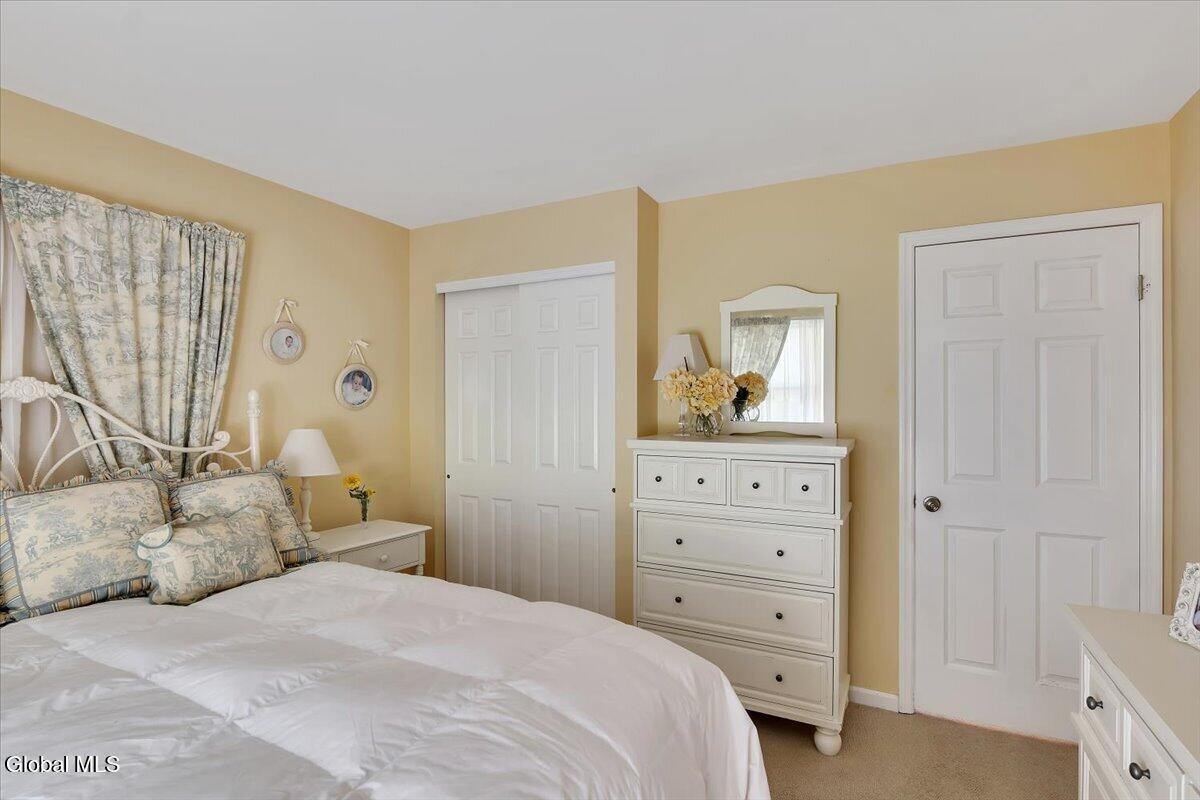 11 Greystone Drive Voorheesville NY 12186