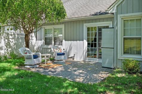 11 Greystone Drive Voorheesville NY 12186