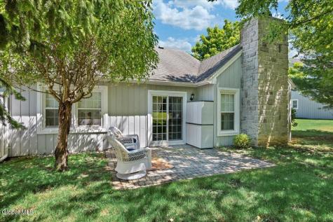 11 Greystone Drive Voorheesville NY 12186