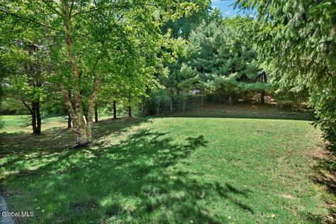 11 Greystone Drive Voorheesville NY 12186