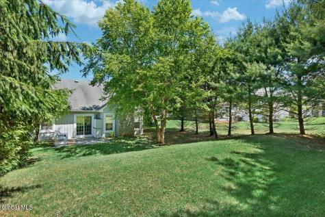 11 Greystone Drive Voorheesville NY 12186