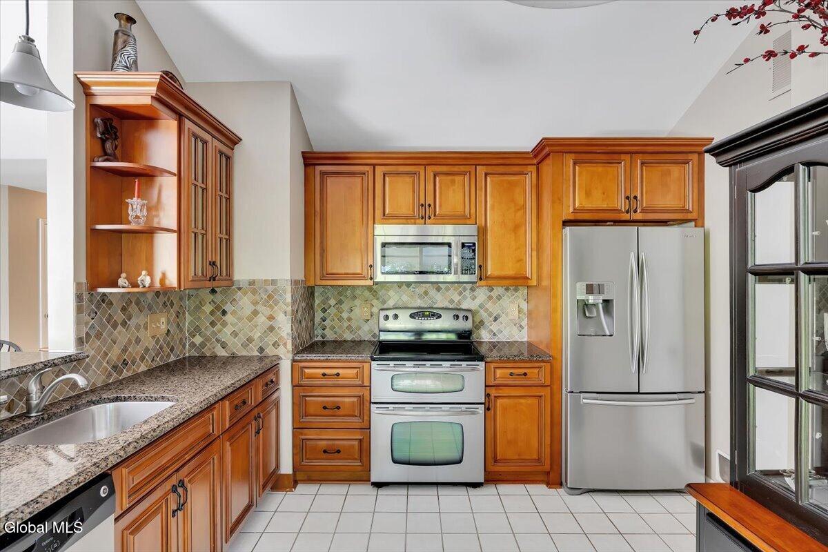 11 Greystone Drive Voorheesville NY 12186