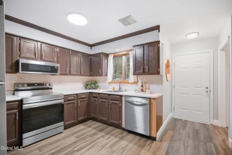 222 S Ten Broeck Street Schenectady NY 12302