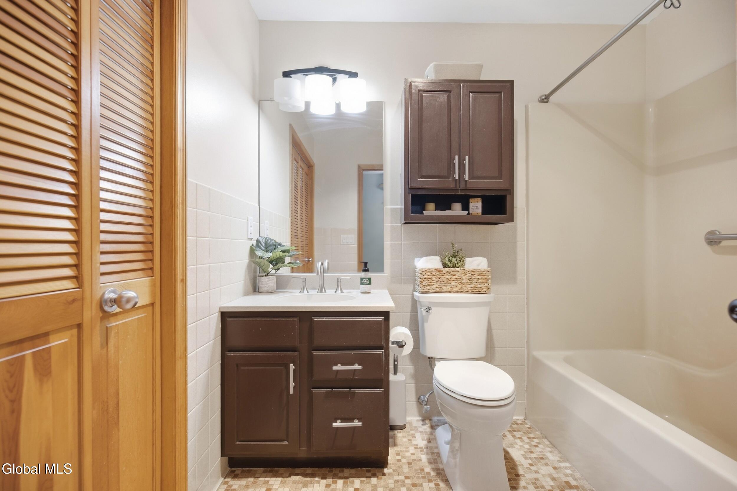 222 S Ten Broeck Street Schenectady NY 12302