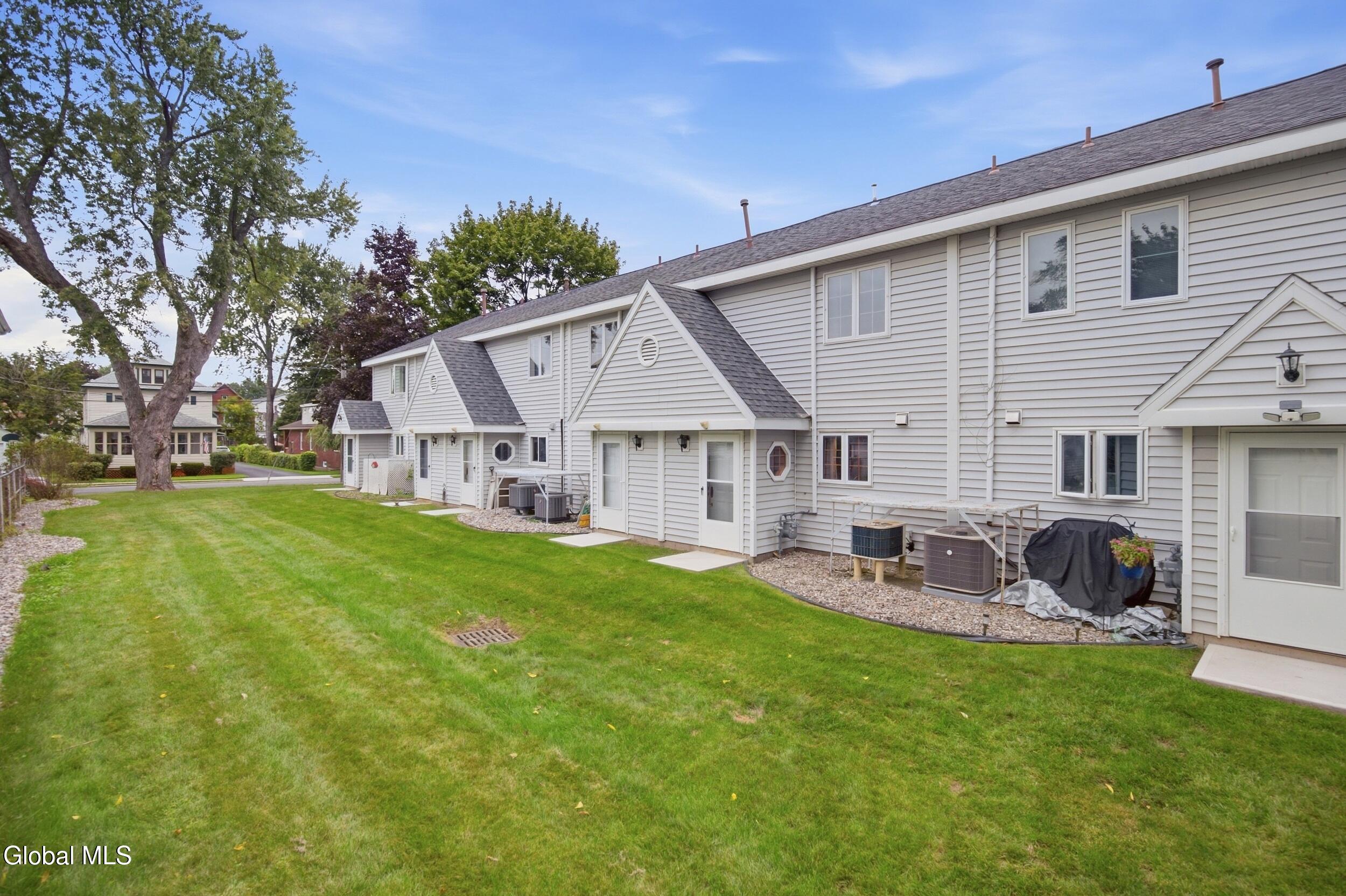 222 S Ten Broeck Street Schenectady NY 12302