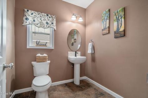 28 Guiliana Circle Troy NY 12180
