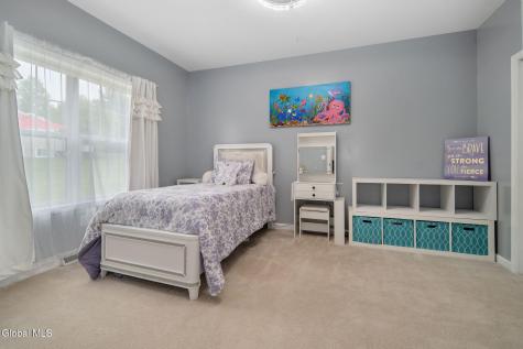 28 Guiliana Circle Troy NY 12180