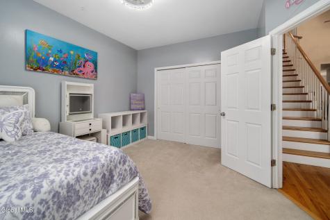 28 Guiliana Circle Troy NY 12180
