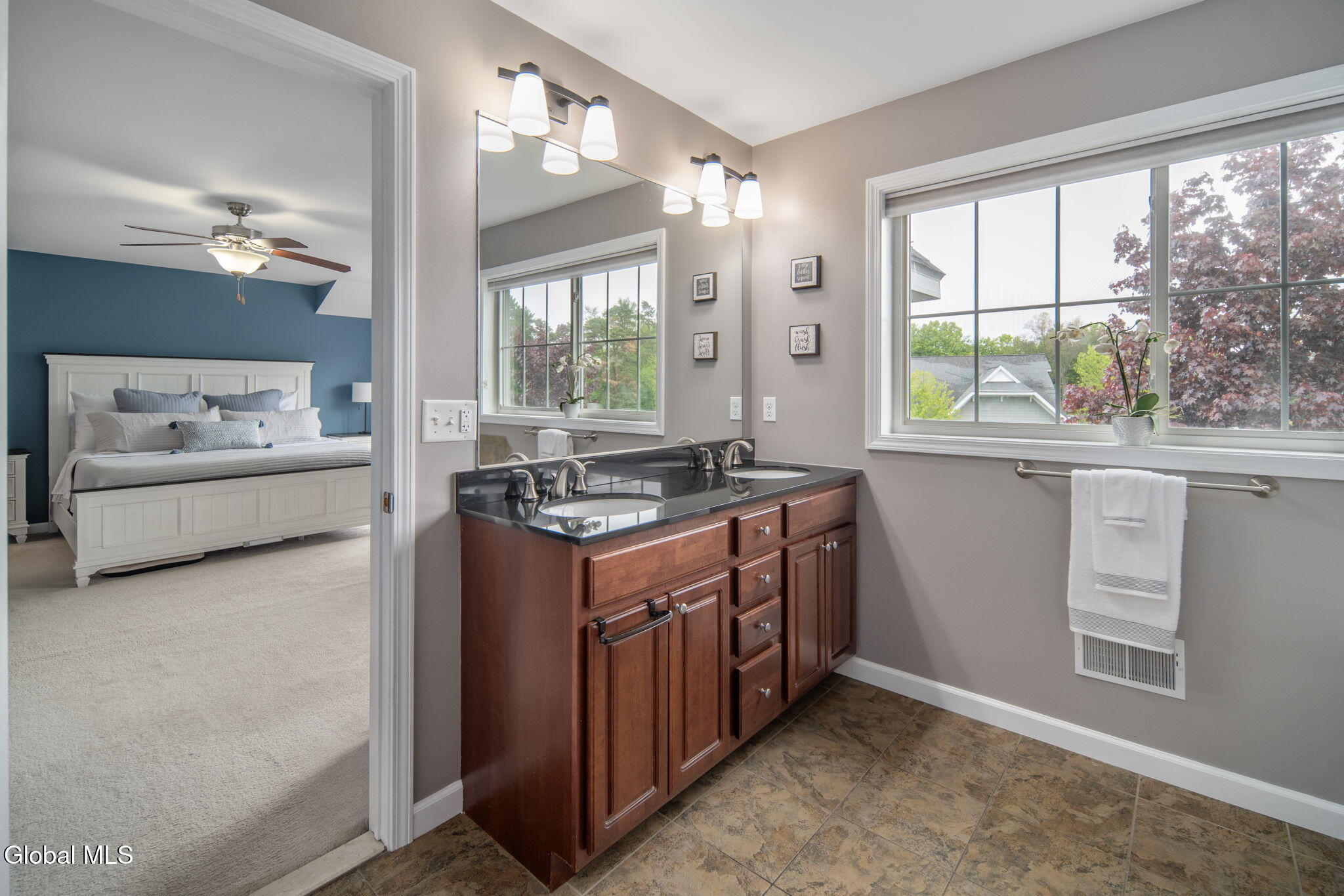 28 Guiliana Circle Troy NY 12180