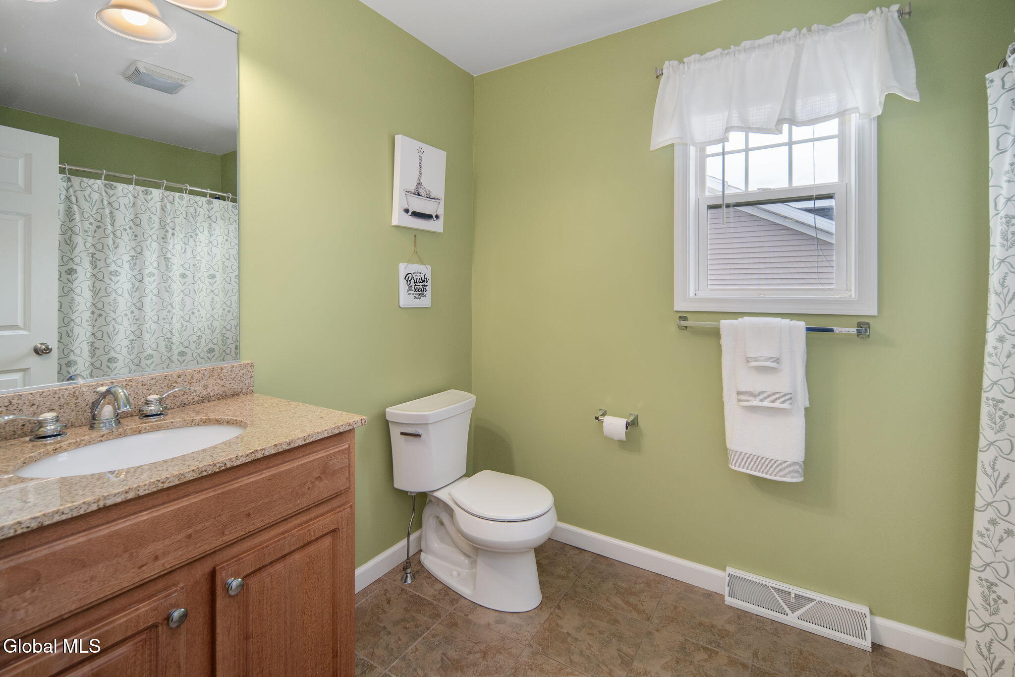 28 Guiliana Circle Troy NY 12180