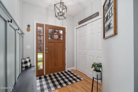 28 Guiliana Circle Troy NY 12180