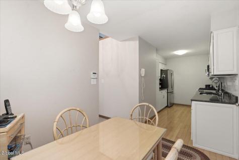 18 Kensington Place Albany NY 12209