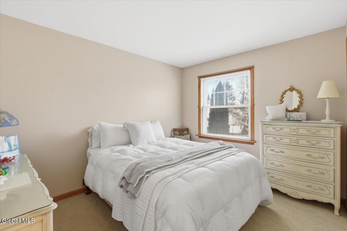 18 Kensington Place Albany NY 12209