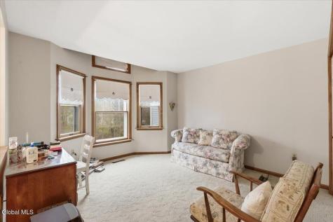 18 Kensington Place Albany NY 12209