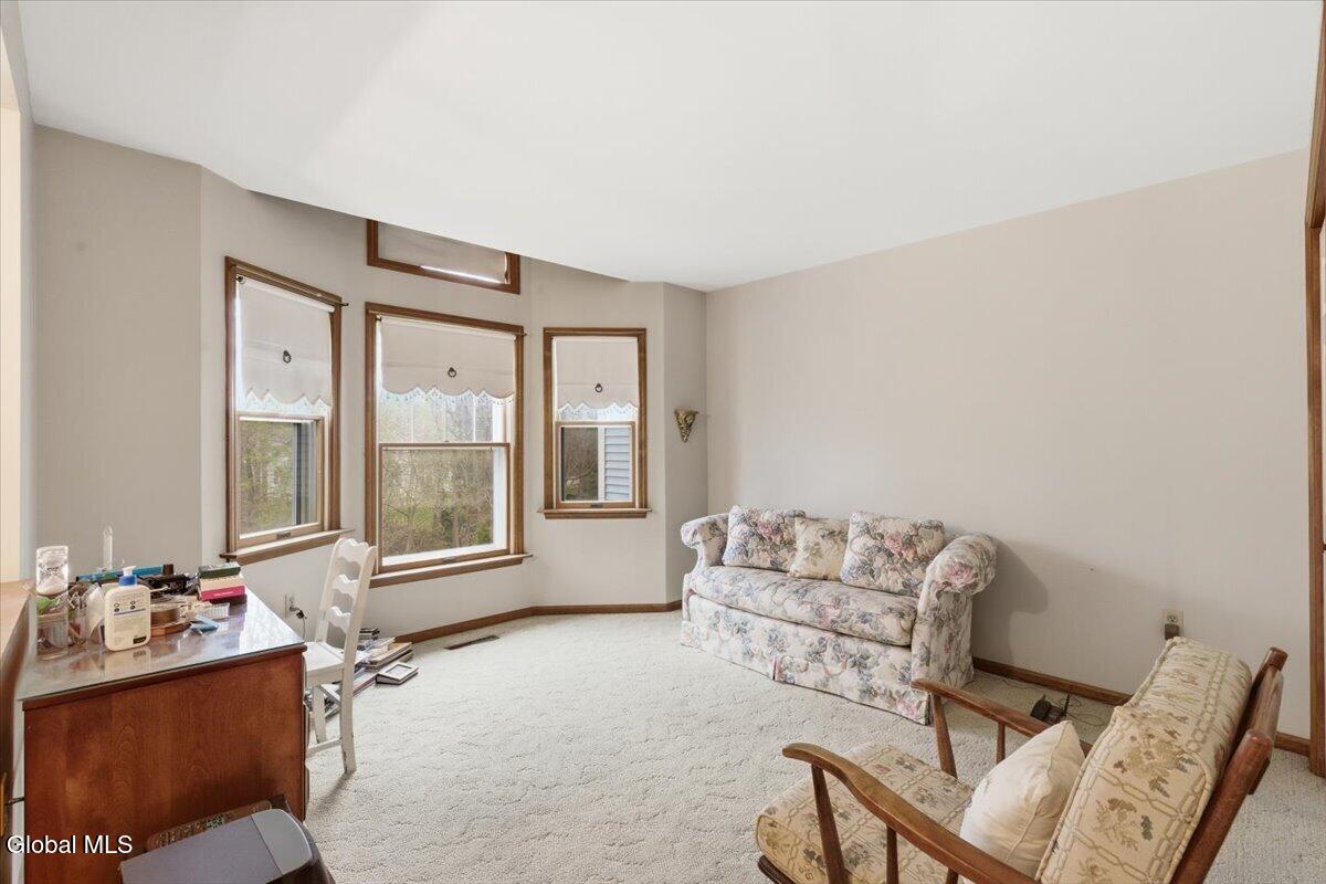 18 Kensington Place Albany NY 12209