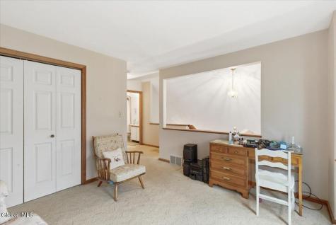 18 Kensington Place Albany NY 12209