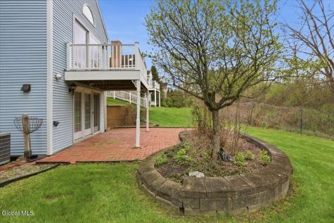 18 Kensington Place Albany NY 12209