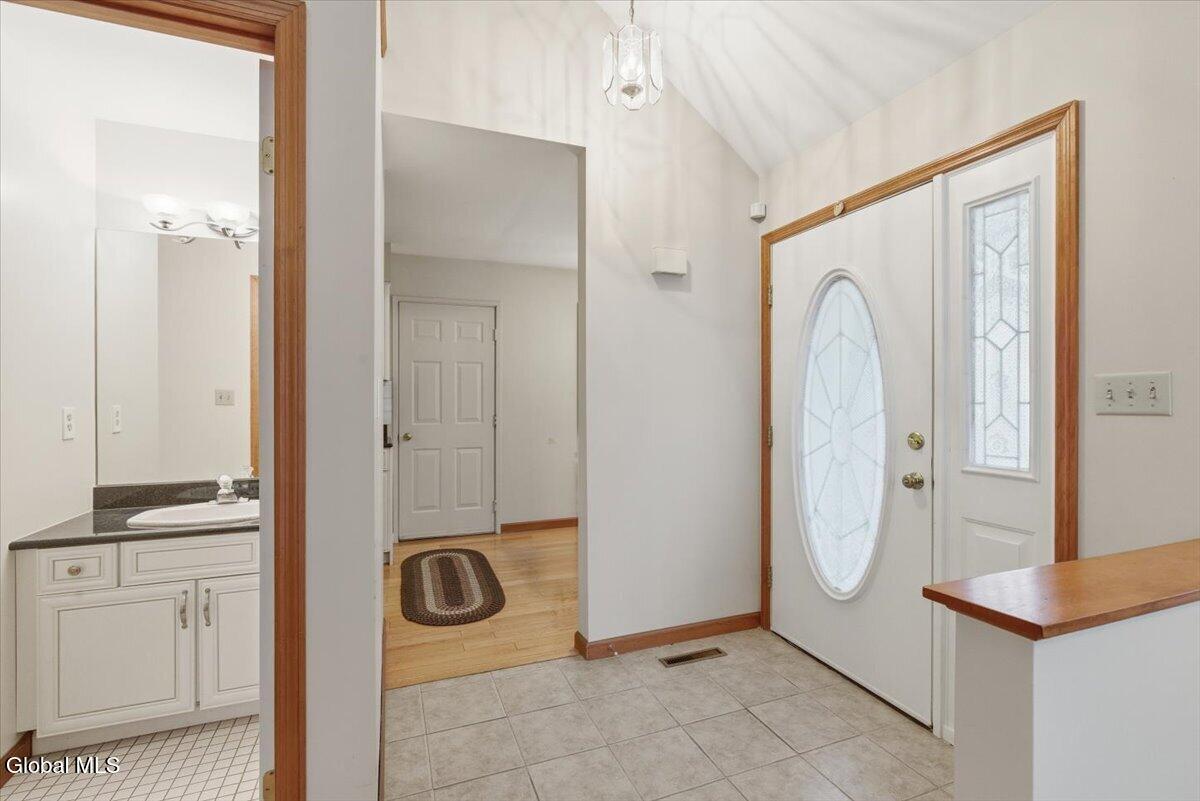 18 Kensington Place Albany NY 12209