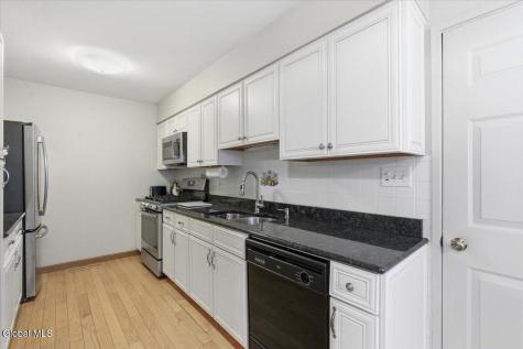 18 Kensington Place Albany NY 12209