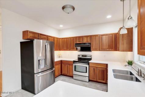 36 Oakmont Street Niskayuna NY 12309