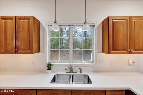 36 Oakmont Street Niskayuna NY 12309