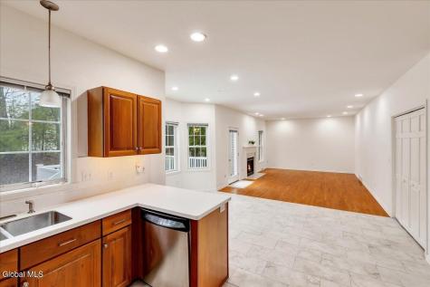 36 Oakmont Street Niskayuna NY 12309