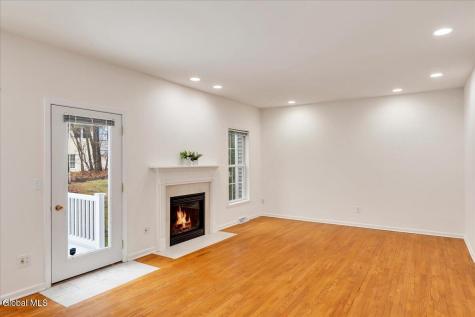 36 Oakmont Street Niskayuna NY 12309