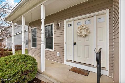 36 Oakmont Street Niskayuna NY 12309