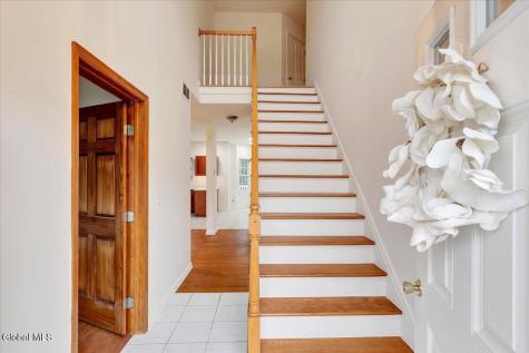 36 Oakmont Street Niskayuna NY 12309