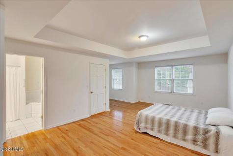 36 Oakmont Street Niskayuna NY 12309