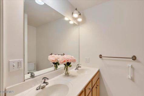 36 Oakmont Street Niskayuna NY 12309