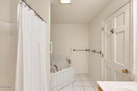 36 Oakmont Street Niskayuna NY 12309