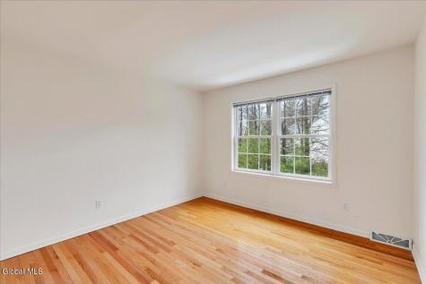 36 Oakmont Street Niskayuna NY 12309