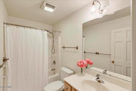 36 Oakmont Street Niskayuna NY 12309