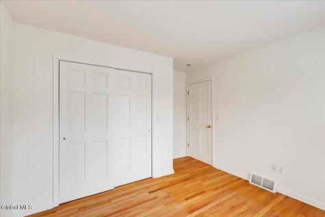 36 Oakmont Street Niskayuna NY 12309