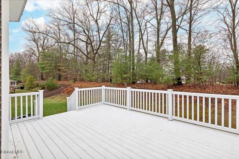 36 Oakmont Street Niskayuna NY 12309