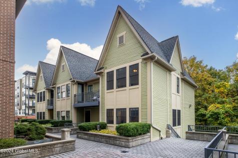 30 Whistler Court Saratoga Springs NY 12866