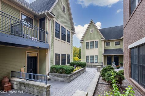 30 Whistler Court Saratoga Springs NY 12866